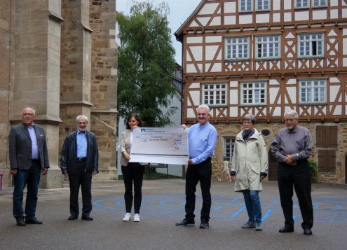 Übergabe der Spende des Verschönerungsvereins Kircheheim für die Burg Teck, Foto: Schwäbischer Albverein/Vlazny