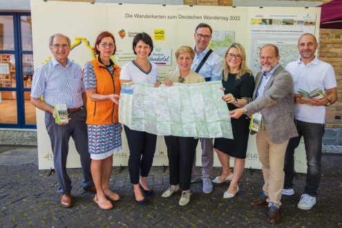 Vorstellung der neuen Wanderkarten Welzheim und Schwäbisch Gmünd beim 121. Deutschen Wandertag in Fellbach. Foto: Heiko Potthoff