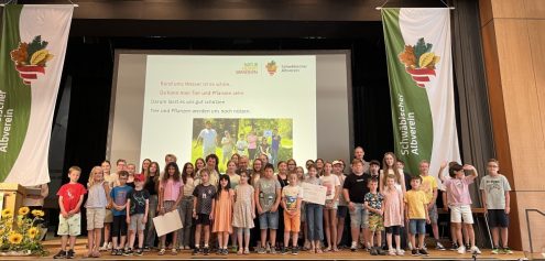 Die Gewinnerklassen des Schulwanderwettbewerbs 2024 des Schwäbischen Albvereins. Foto_Schwäbischer Albverein_beschnitten
