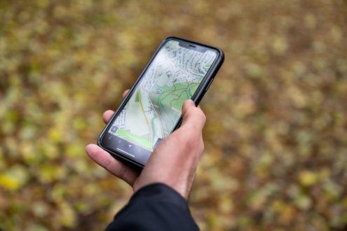 Navigieren mit digitalen Wanderkarten. Foto: DWV/Blofield