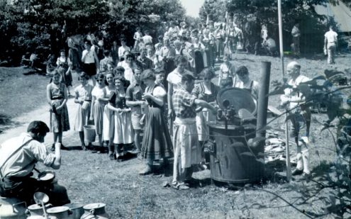 Verpflegung aus der Gulaschkanone. Foto: Schwäbische Albvereinsjugend